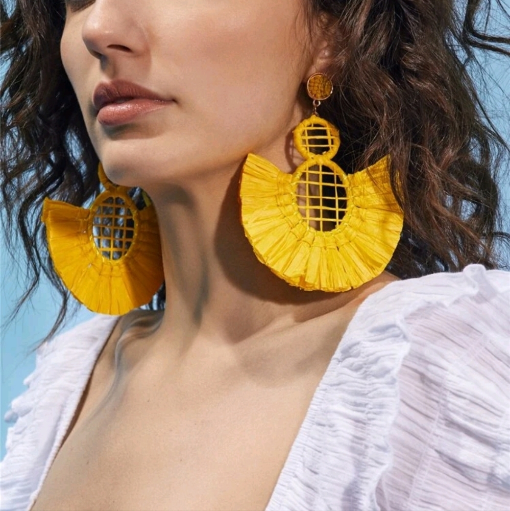 💛 Statement earrings 💛